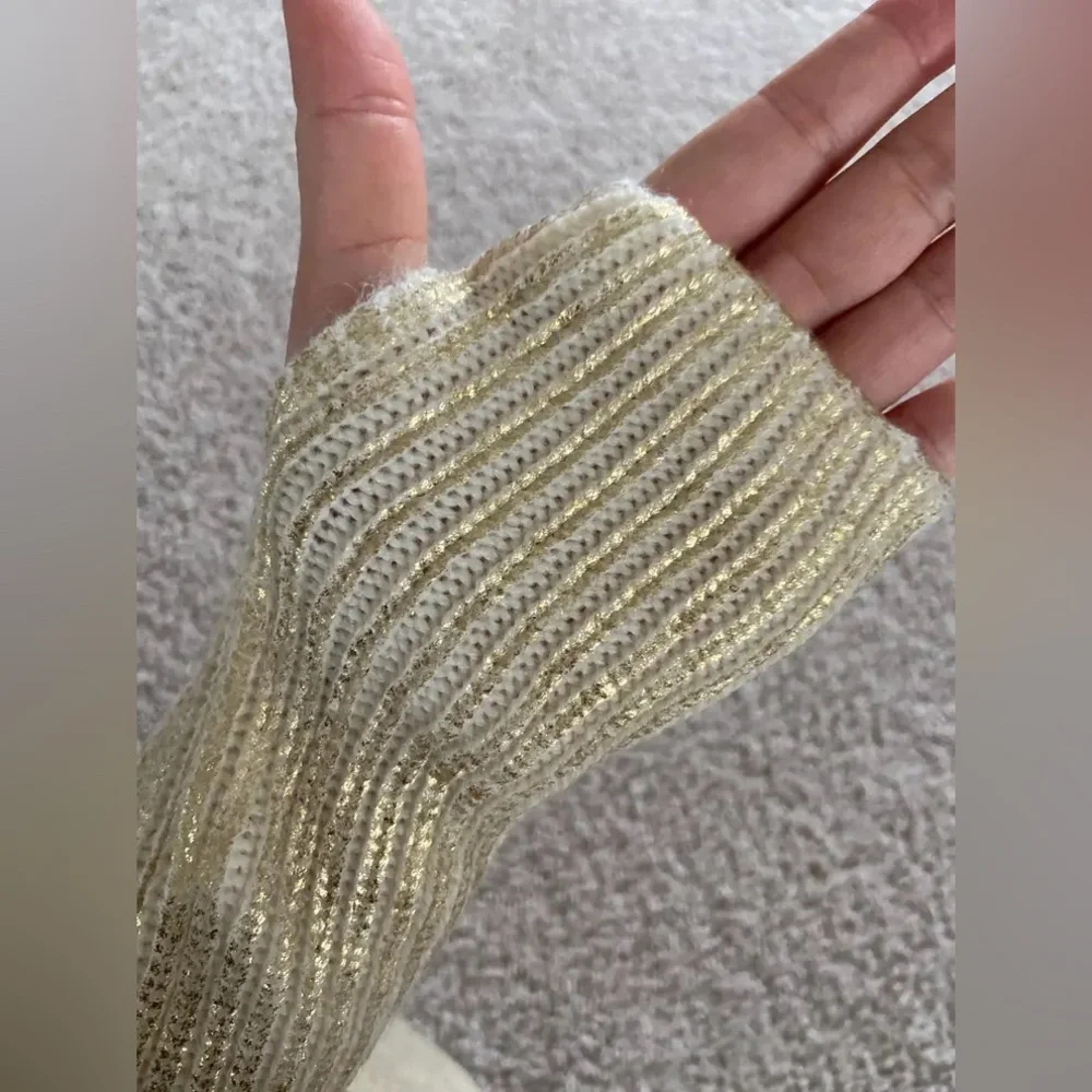 NWT. Zara Kids Cream Ribbed Knit Mittens. Size 10-14.